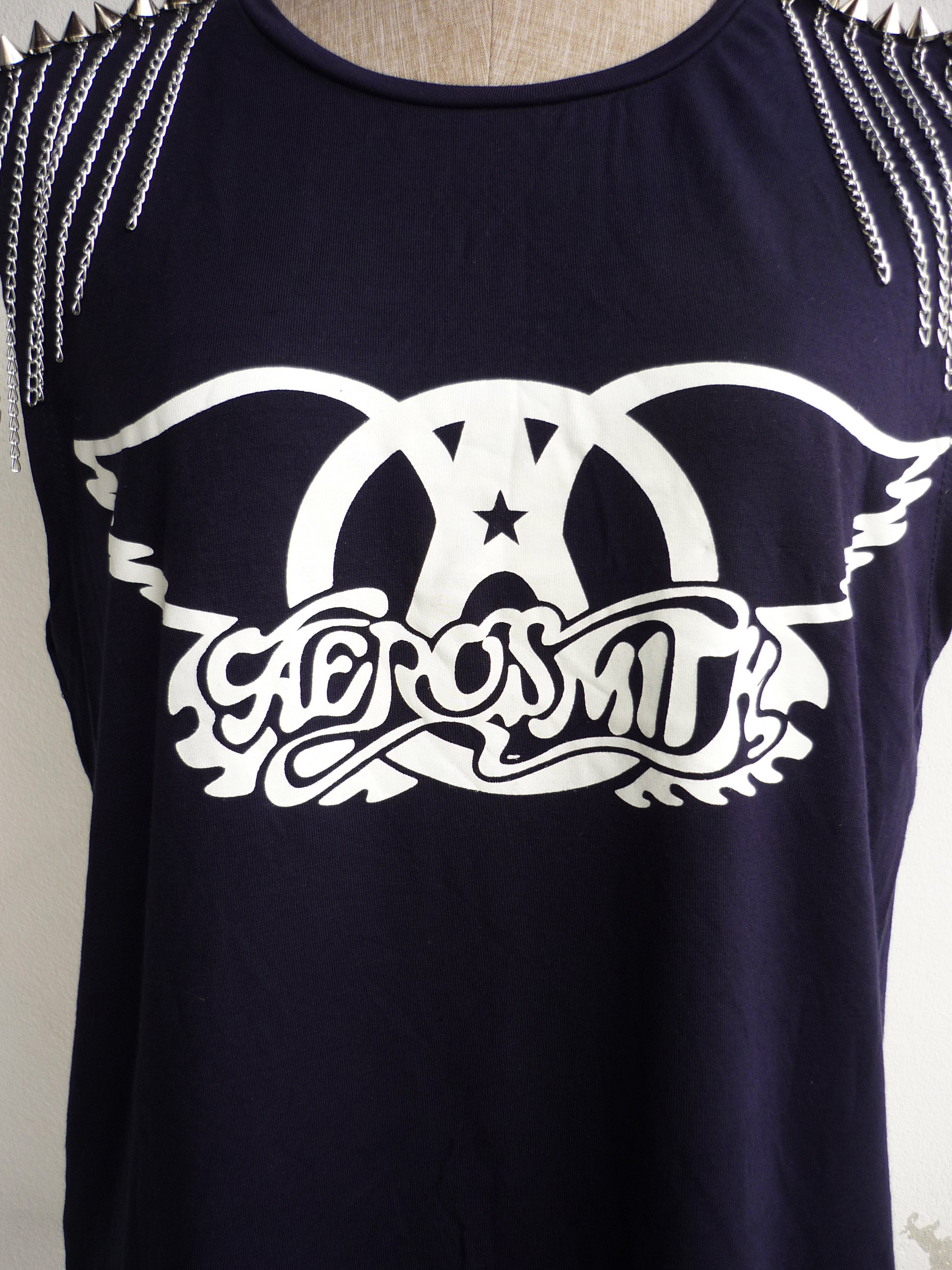 The Aerosmith D.I.Y Peace Stud Chain TShirt (Navy) Free Size on Luulla